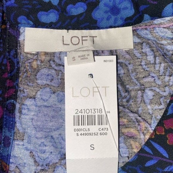 Loft NWT cold shoulder floral blouse SIZE SMALL - Picture 4 of 6